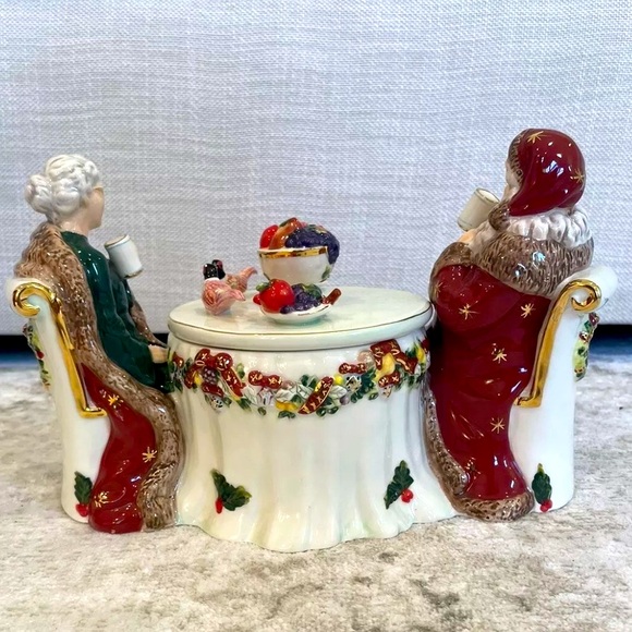 NIB Waterford Holiday Heirlooms Mr & Mrs Claus Candy Jar - Picture 5 of 16